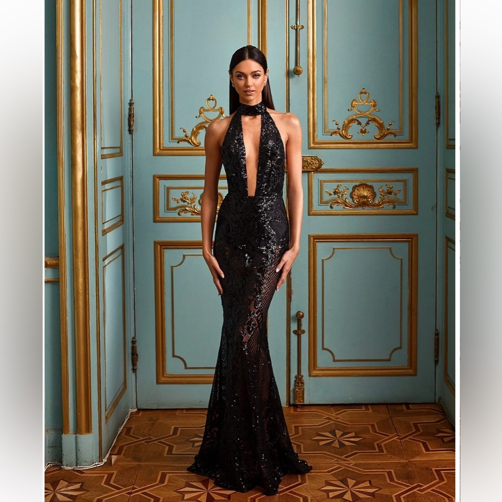 Alamour the Label Nicola Black sequin gown Large
